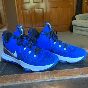 Lebron Witness V. Royal Blue. Size 9M.